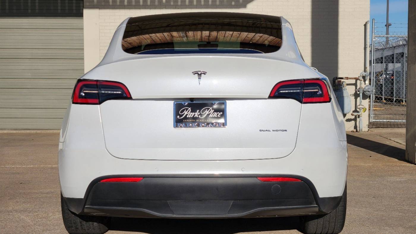 2020 Tesla Model Y 5YJYGDEE7LF035909