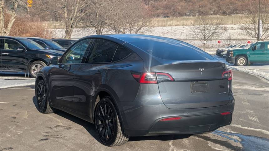 2020 Tesla Model Y 5YJYGDEE2LF045571