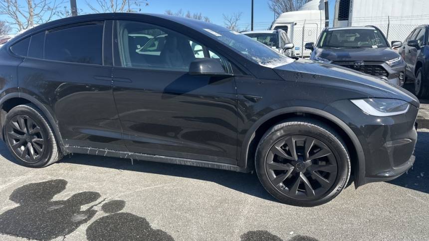 2023 Tesla Model X 7SAXCDE5XPF415391