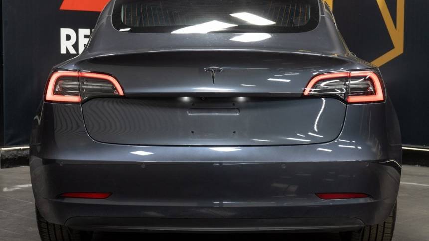 2018 Tesla Model 3 5YJ3E1EA8JF015080