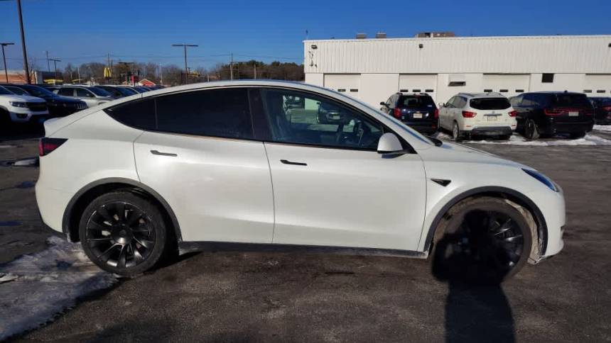 2020 Tesla Model Y 5YJYGDEE1LF038790