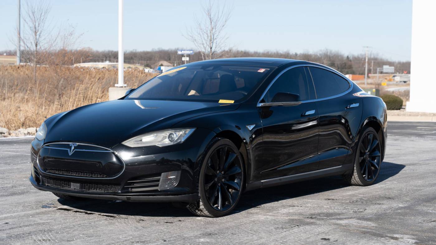 2016 Tesla Model S 5YJSA1E1XGF132384