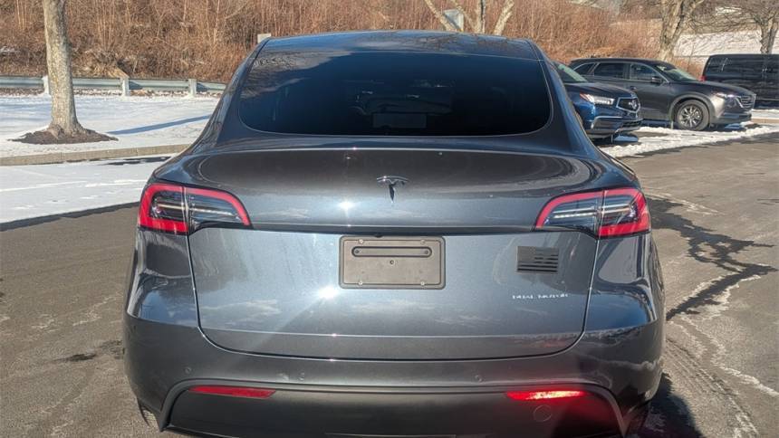 2020 Tesla Model Y 5YJYGDEE2LF045571