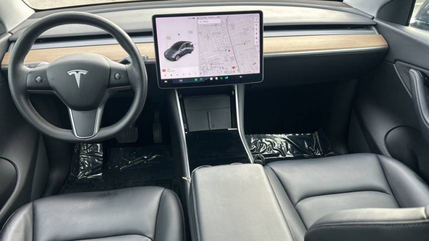 2021 Tesla Model Y 5YJYGDEE5MF104632