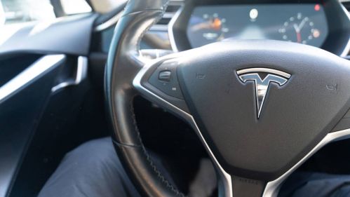 2016 Tesla Model S 5YJSA1E1XGF132384