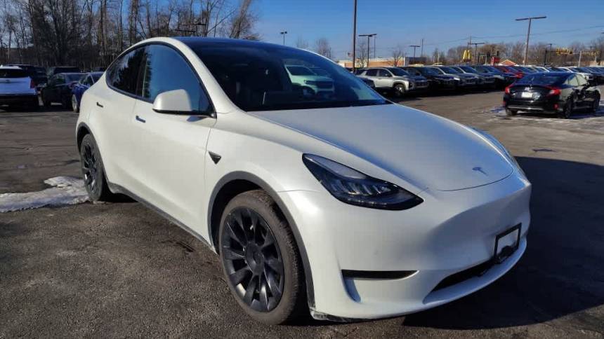 2020 Tesla Model Y 5YJYGDEE1LF038790