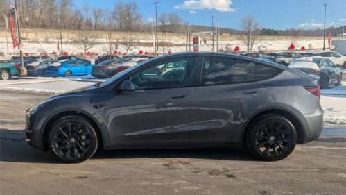 2020 Tesla Model Y 5YJYGDEE2LF045571