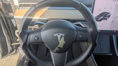 2020 Tesla Model Y 5YJYGDEE2LF045571