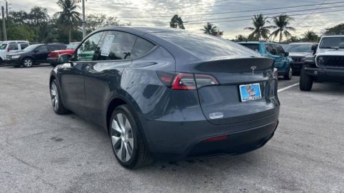 2021 Tesla Model Y 5YJYGDEE5MF104632