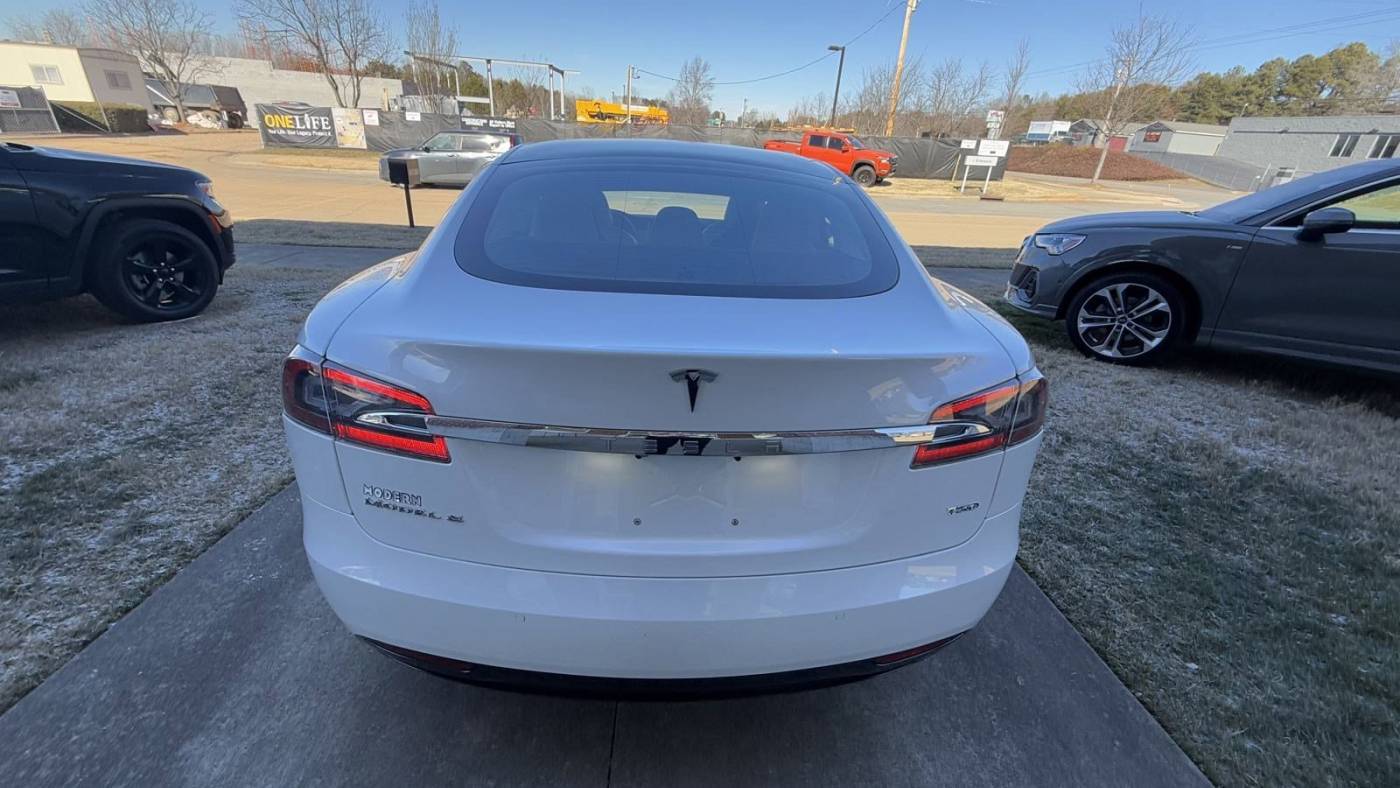 2018 Tesla Model S 5YJSA1E27JF263577