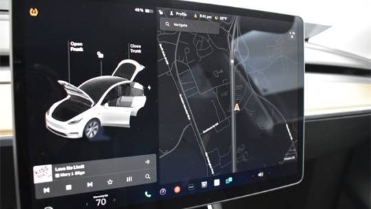 2021 Tesla Model Y 5YJYGDEE3MF074353