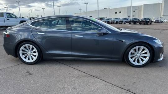 2016 Tesla Model S 5YJSA1E22GF169387