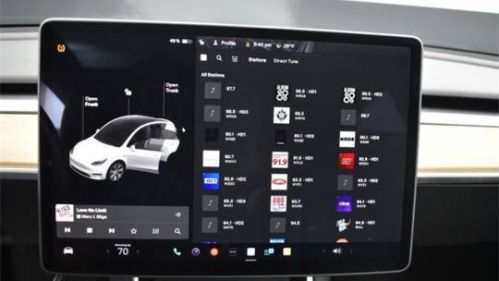 2021 Tesla Model Y 5YJYGDEE3MF074353