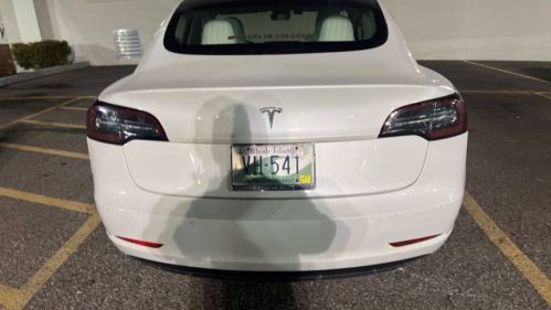 2021 Tesla Model Y 5YJYGDEE9MF246739