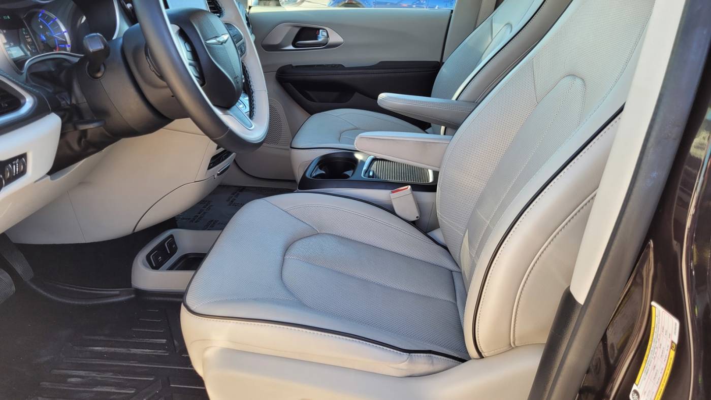 2018 Chrysler Pacifica 2C4RC1N73JR230200