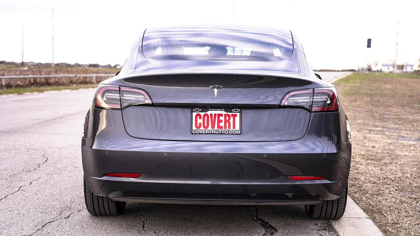 2018 Tesla Model 3 5YJ3E1EB1JF087327