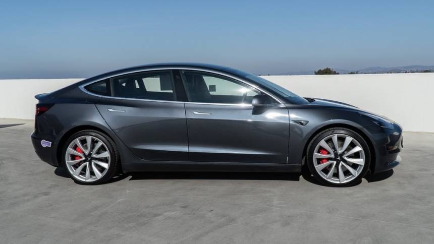 2018 Tesla Model 3 5YJ3E1EB3JF105987