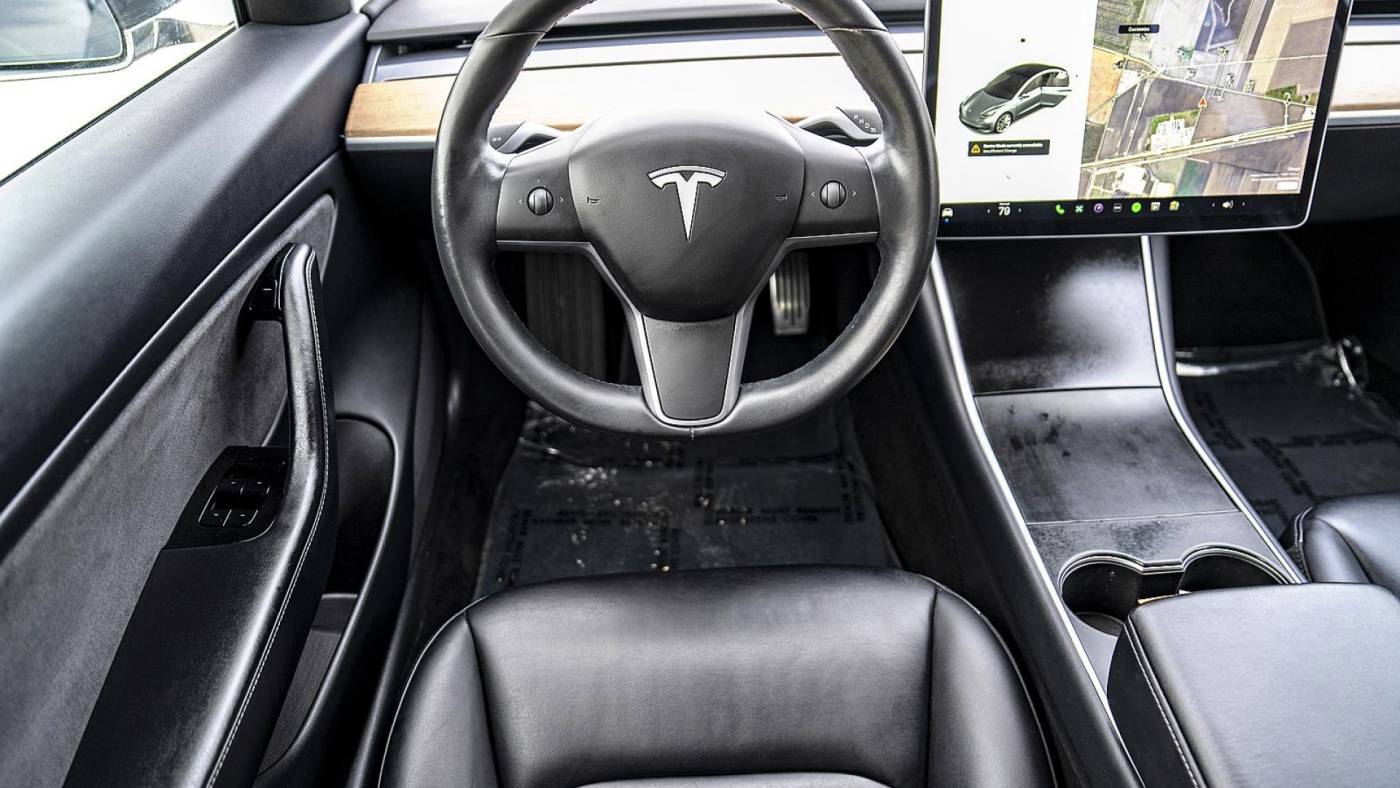 2018 Tesla Model 3 5YJ3E1EB1JF087327