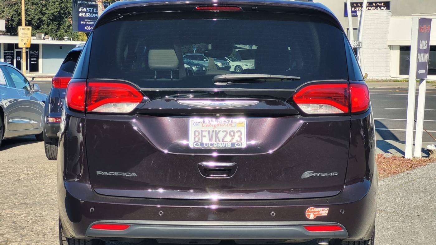 2018 Chrysler Pacifica 2C4RC1N73JR230200