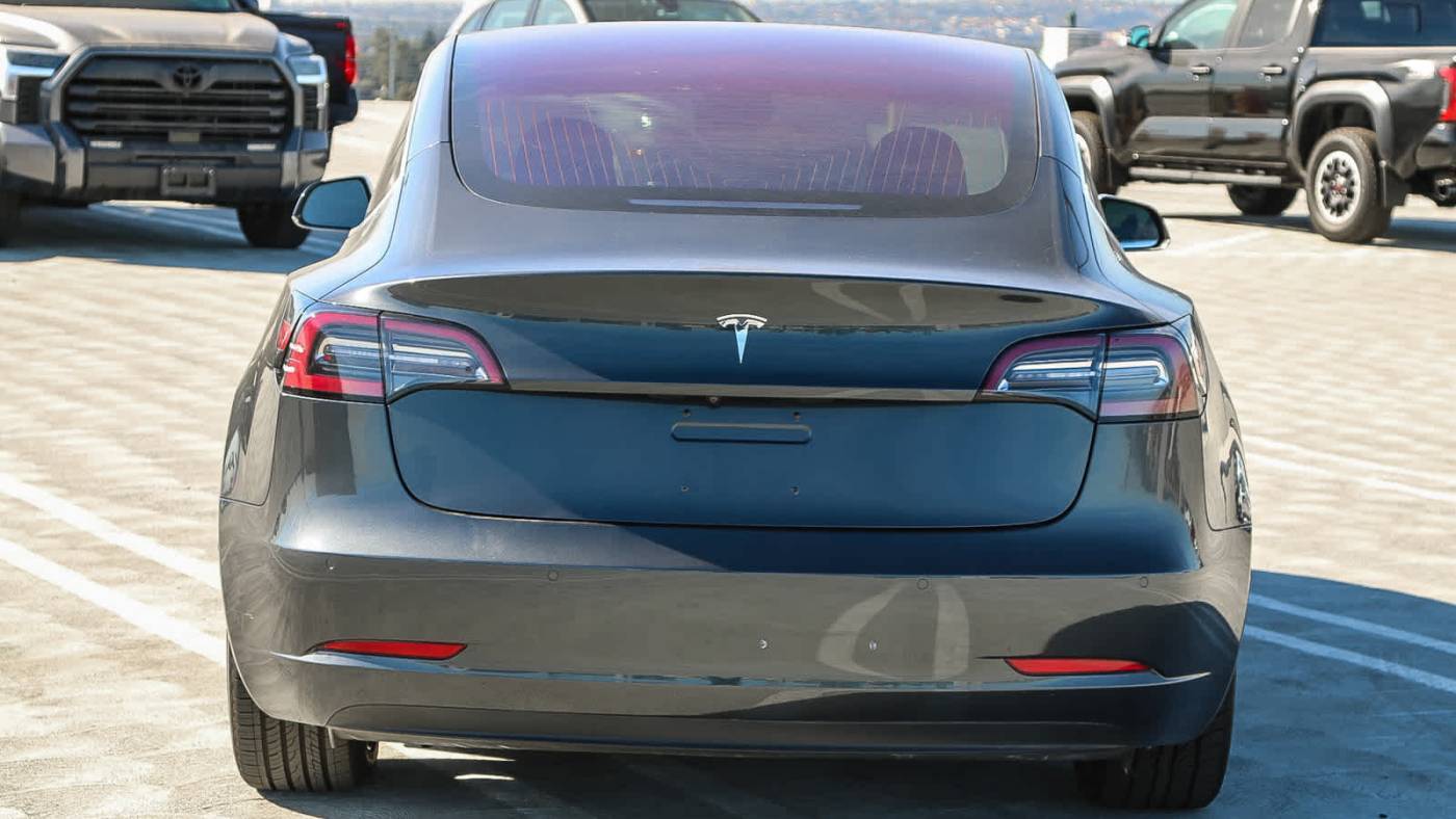 2018 Tesla Model 3 5YJ3E1EA2JF016211