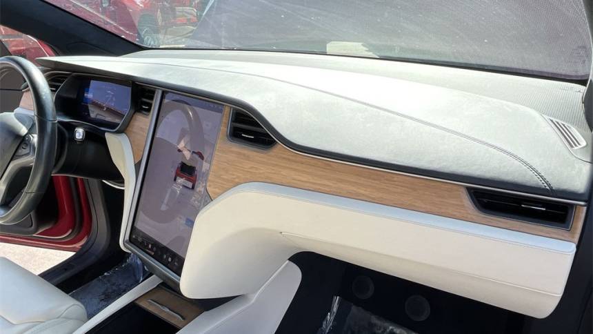 2019 Tesla Model X 5YJXCDE24KF211536