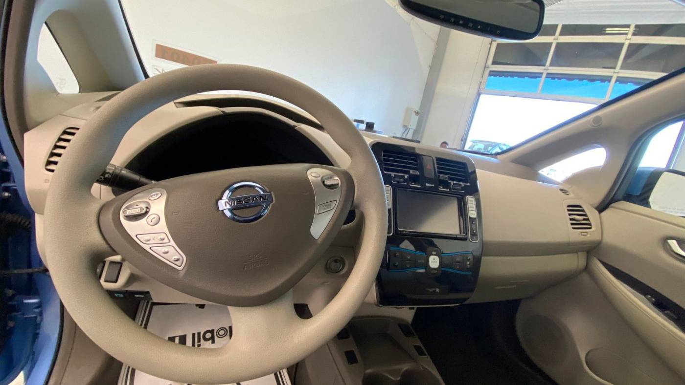 2011 Nissan LEAF JN1AZ0CP7BT005185