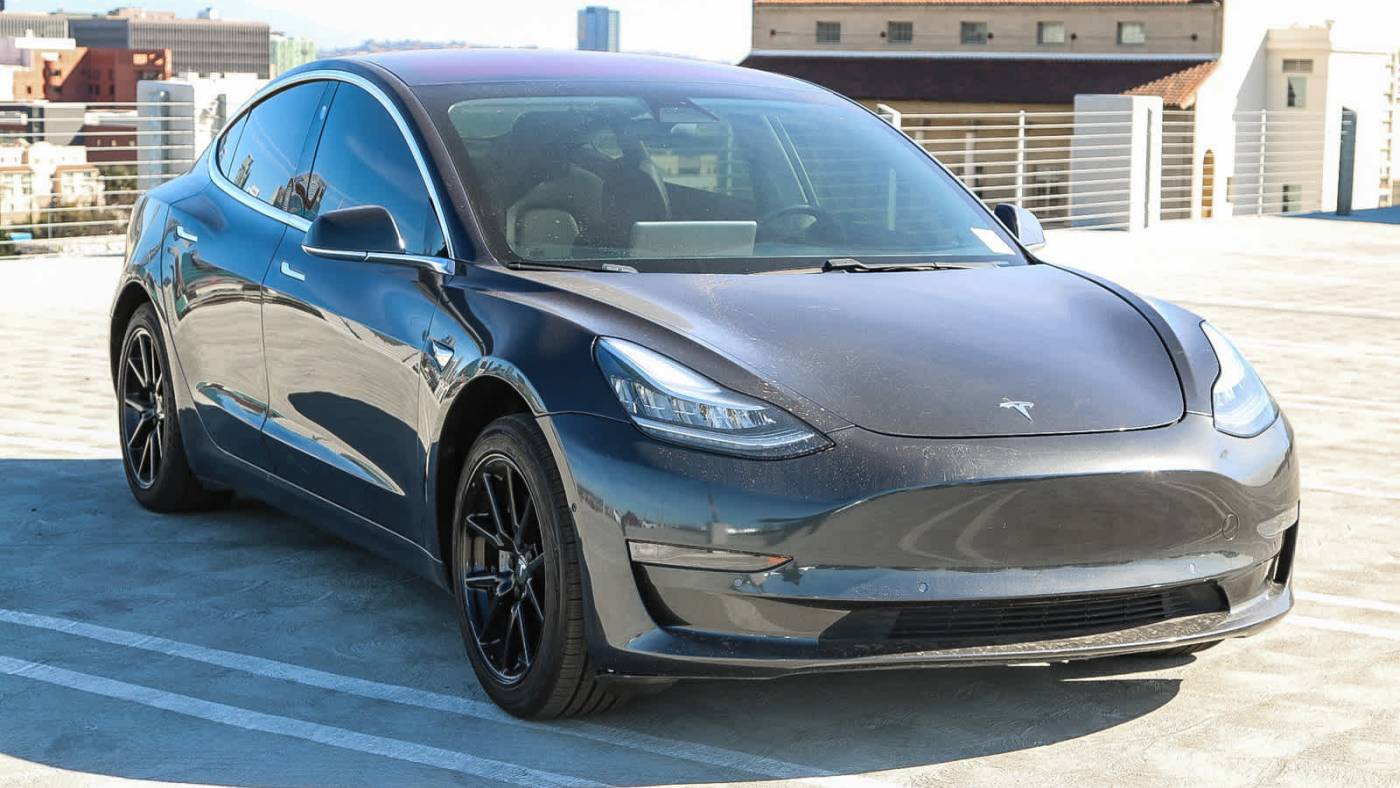 2018 Tesla Model 3 5YJ3E1EA2JF016211