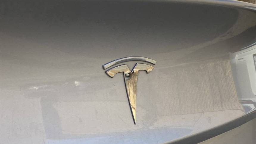 2018 Tesla Model 3 5YJ3E1EA8JF034700