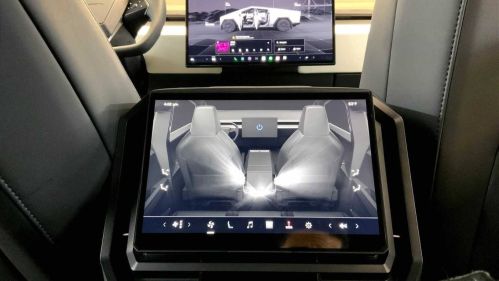 2024 Tesla Cybertruck 7G2CEHEE3RA018082