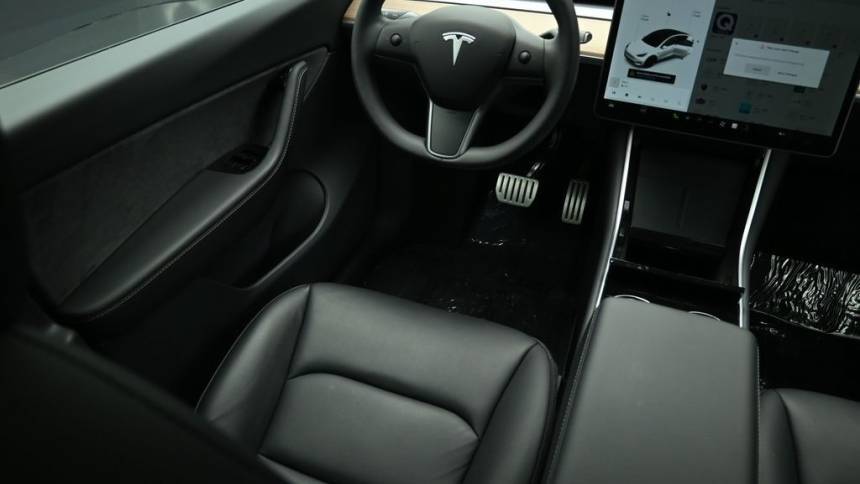 2020 Tesla Model Y 5YJYGDEFXLF009863