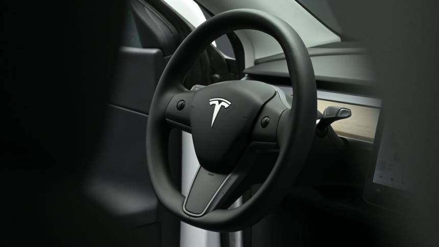 2020 Tesla Model Y 5YJYGDEFXLF009863