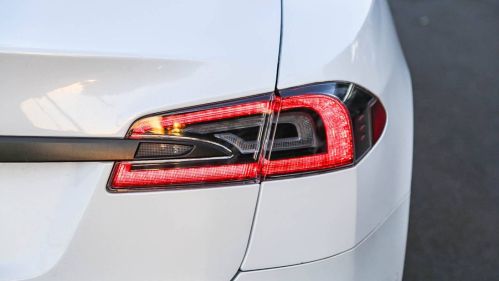 2017 Tesla Model S 5YJSA1E22HF215642