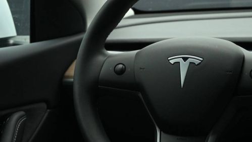 2020 Tesla Model Y 5YJYGDEFXLF009863