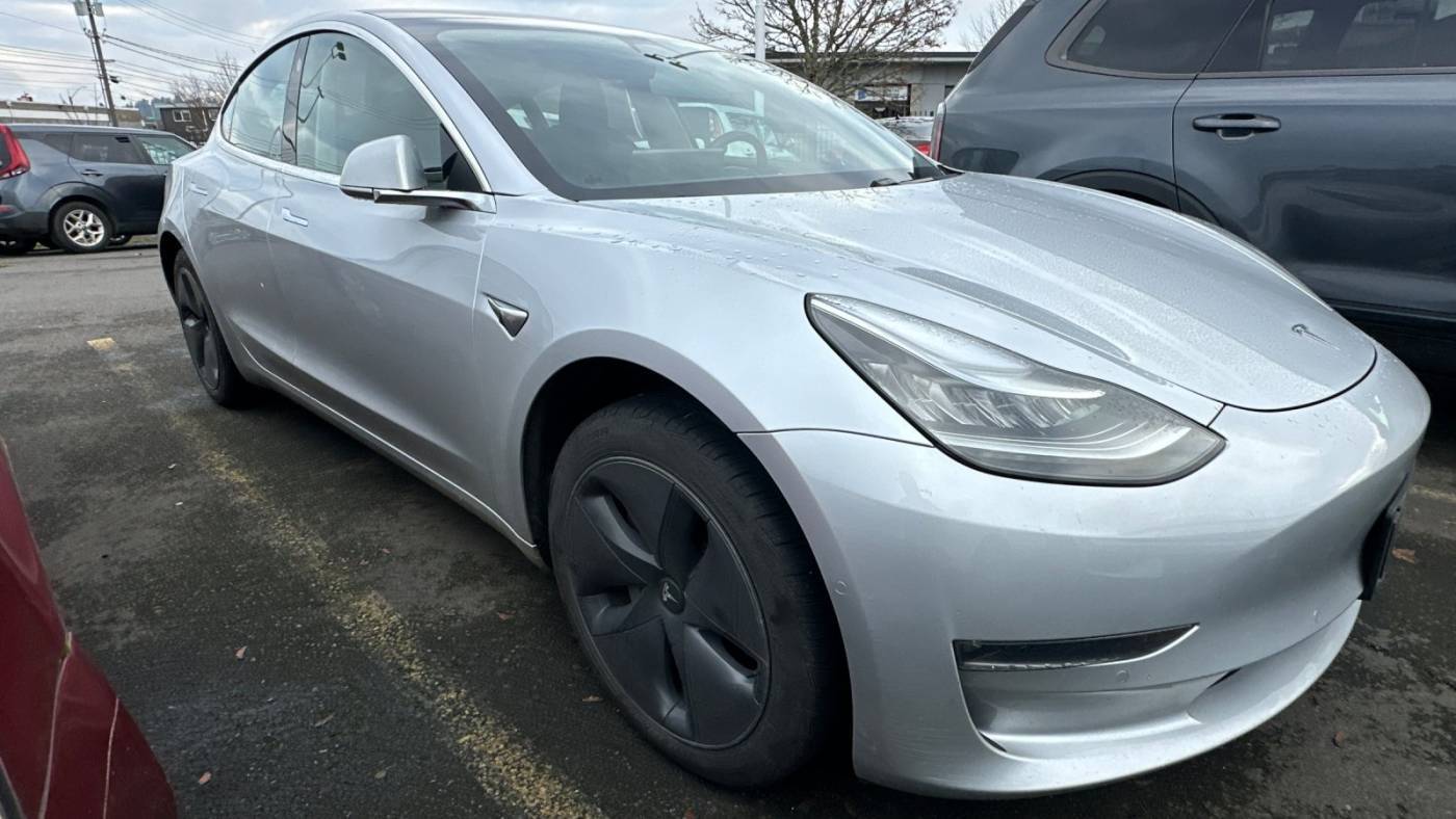 2018 Tesla Model 3 5YJ3E1EAXJF008762