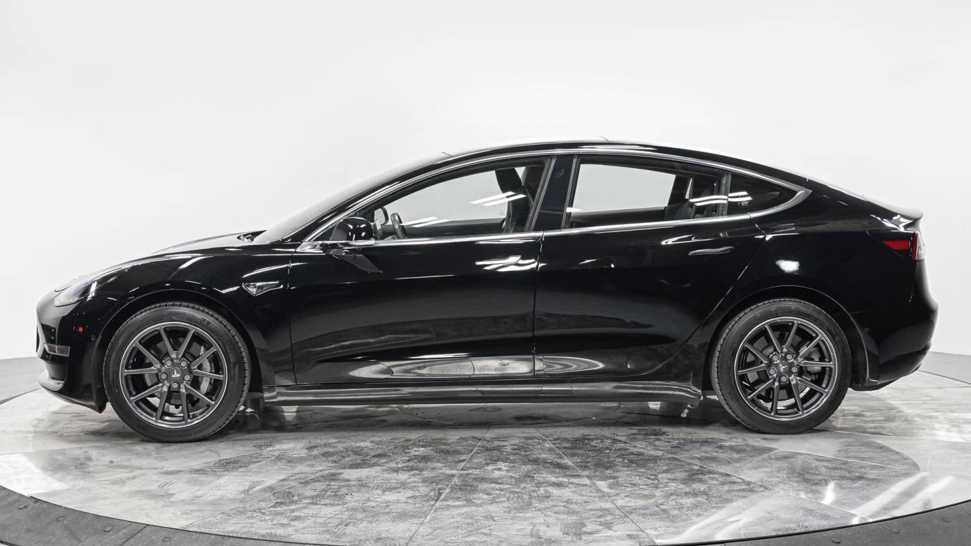 2019 Tesla Model 3 5YJ3E1EA1KF483184