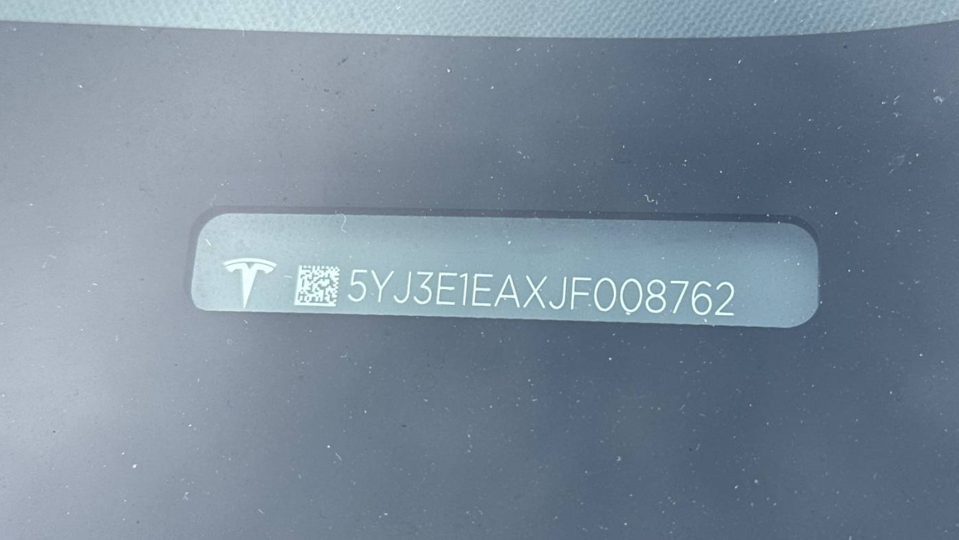 2018 Tesla Model 3 5YJ3E1EAXJF008762