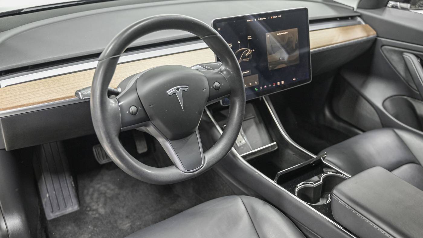 2019 Tesla Model 3 5YJ3E1EA1KF483184