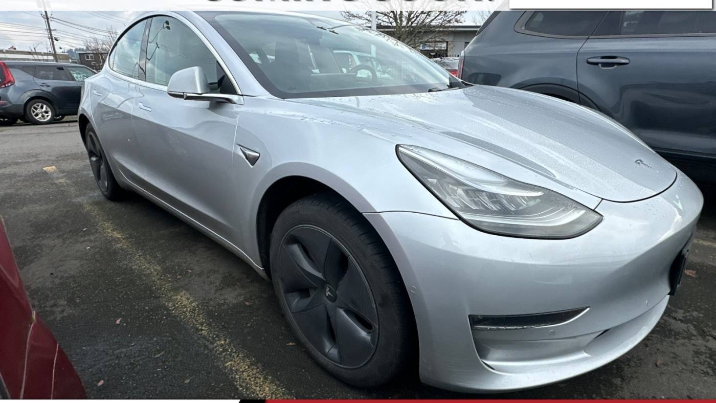 2018 Tesla Model 3 5YJ3E1EAXJF008762