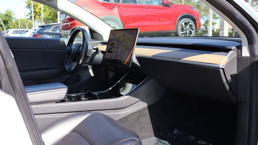 2019 Tesla Model 3 5YJ3E1EA5KF338424