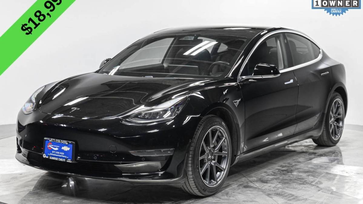 2019 Tesla Model 3 5YJ3E1EA1KF483184