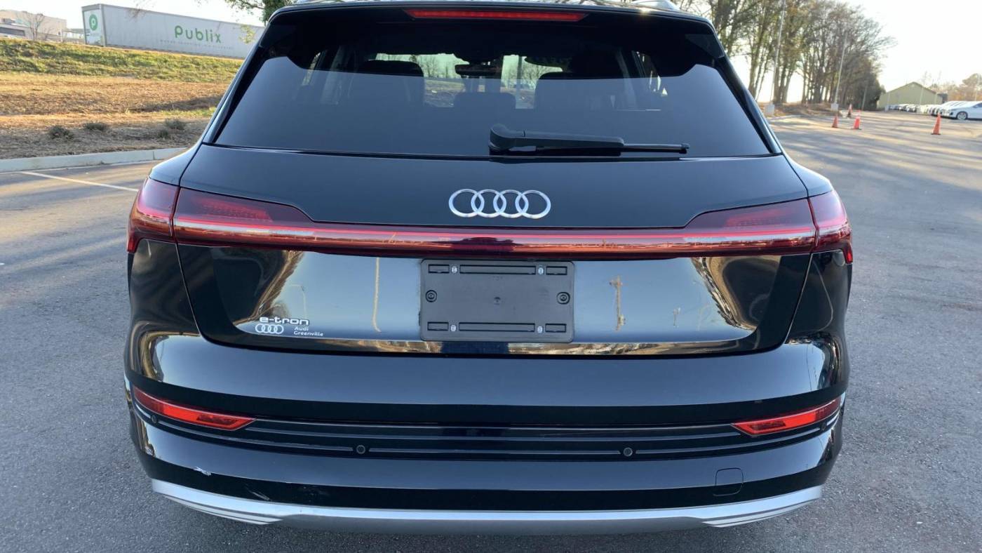 2019 Audi e-tron WA1VAAGE5KB025102