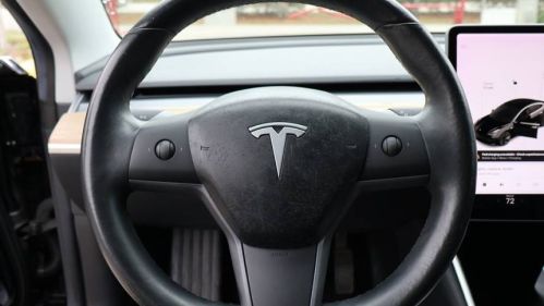 2018 Tesla Model 3 5YJ3E1EAXJF152179