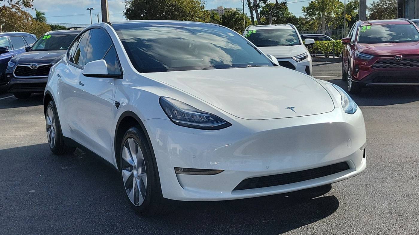 2021 Tesla Model Y 5YJYGDEE7MF208183