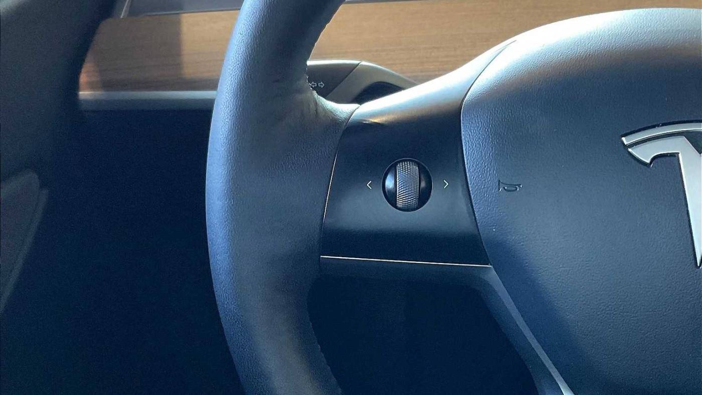 2021 Tesla Model Y 5YJYGAEE5MF143574