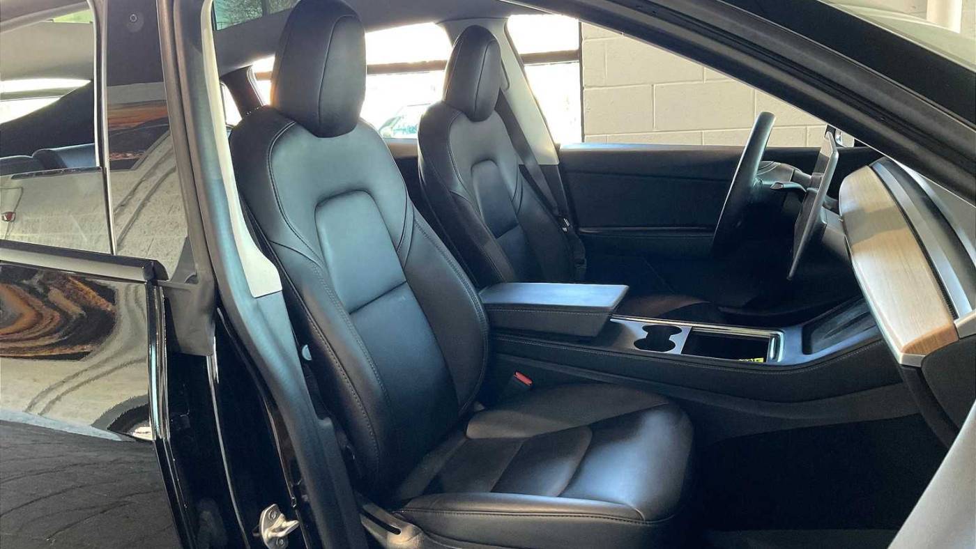 2021 Tesla Model Y 5YJYGAEE5MF143574