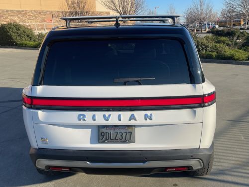 2022 Rivian R1S 7PDSGABL0NN000441