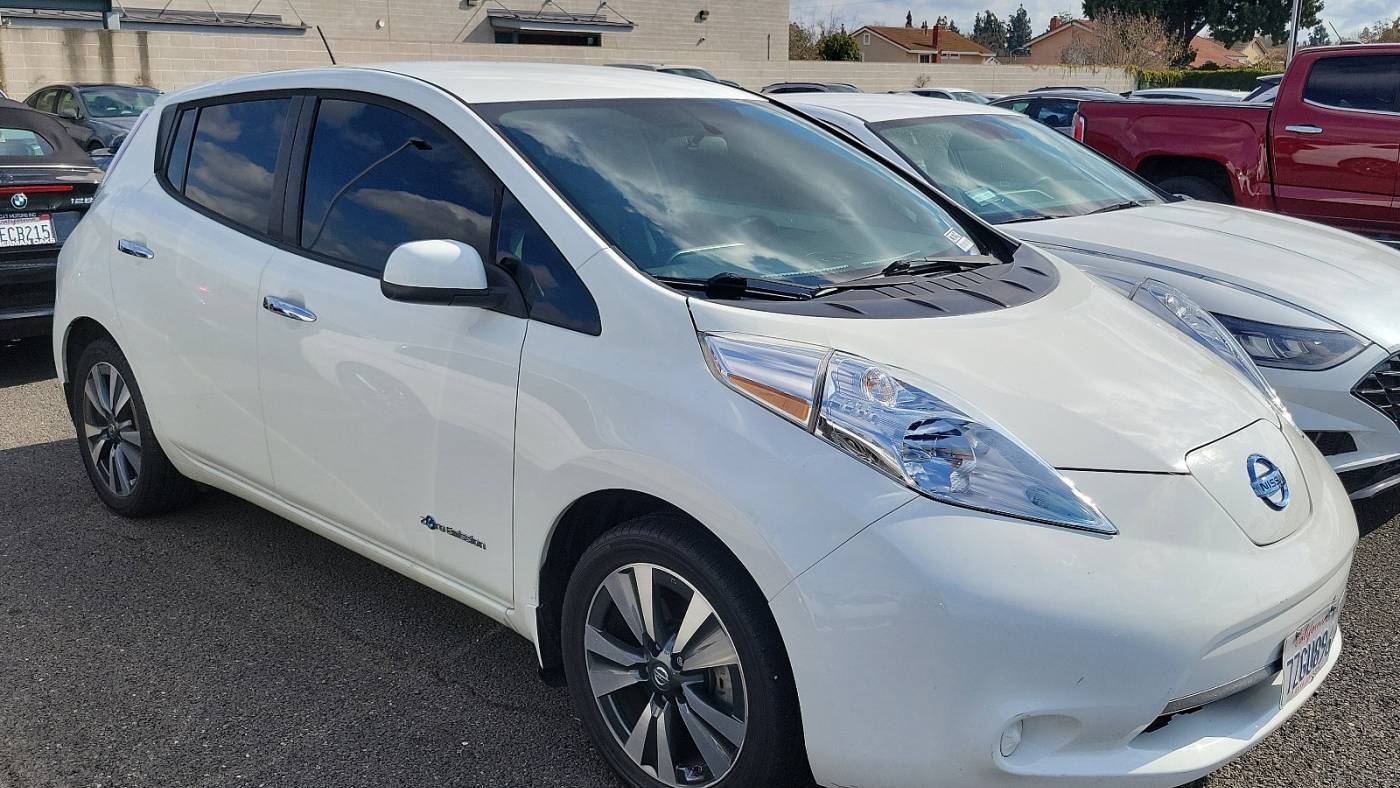 2017 Nissan LEAF 1N4BZ0CP4HC303354