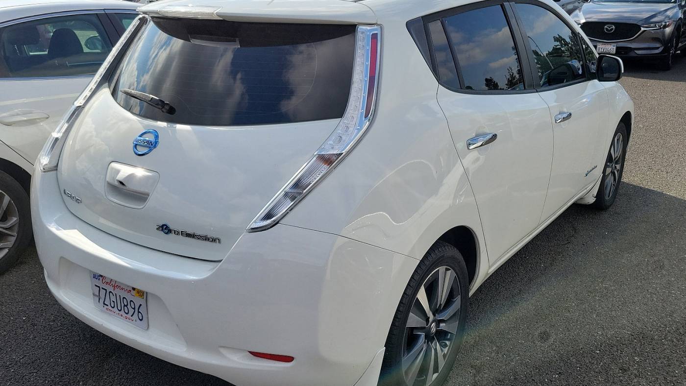 2017 Nissan LEAF 1N4BZ0CP4HC303354