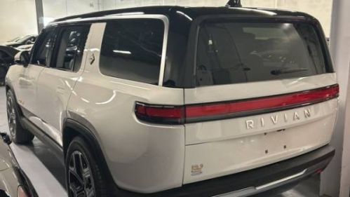 2023 Rivian R1S 7PDSGABL1PN006445