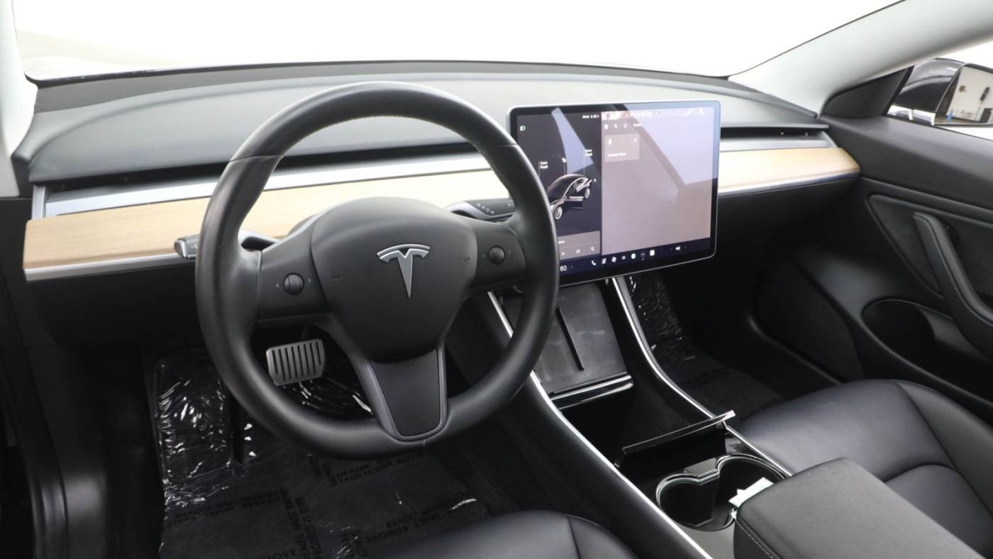 2019 Tesla Model 3 5YJ3E1EAXKF300705